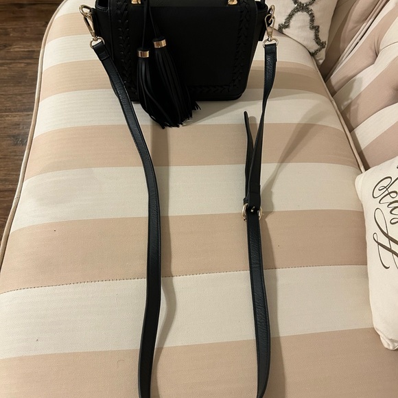 Classy Black Purse with tassels 🖤 - Picture 5 of 11